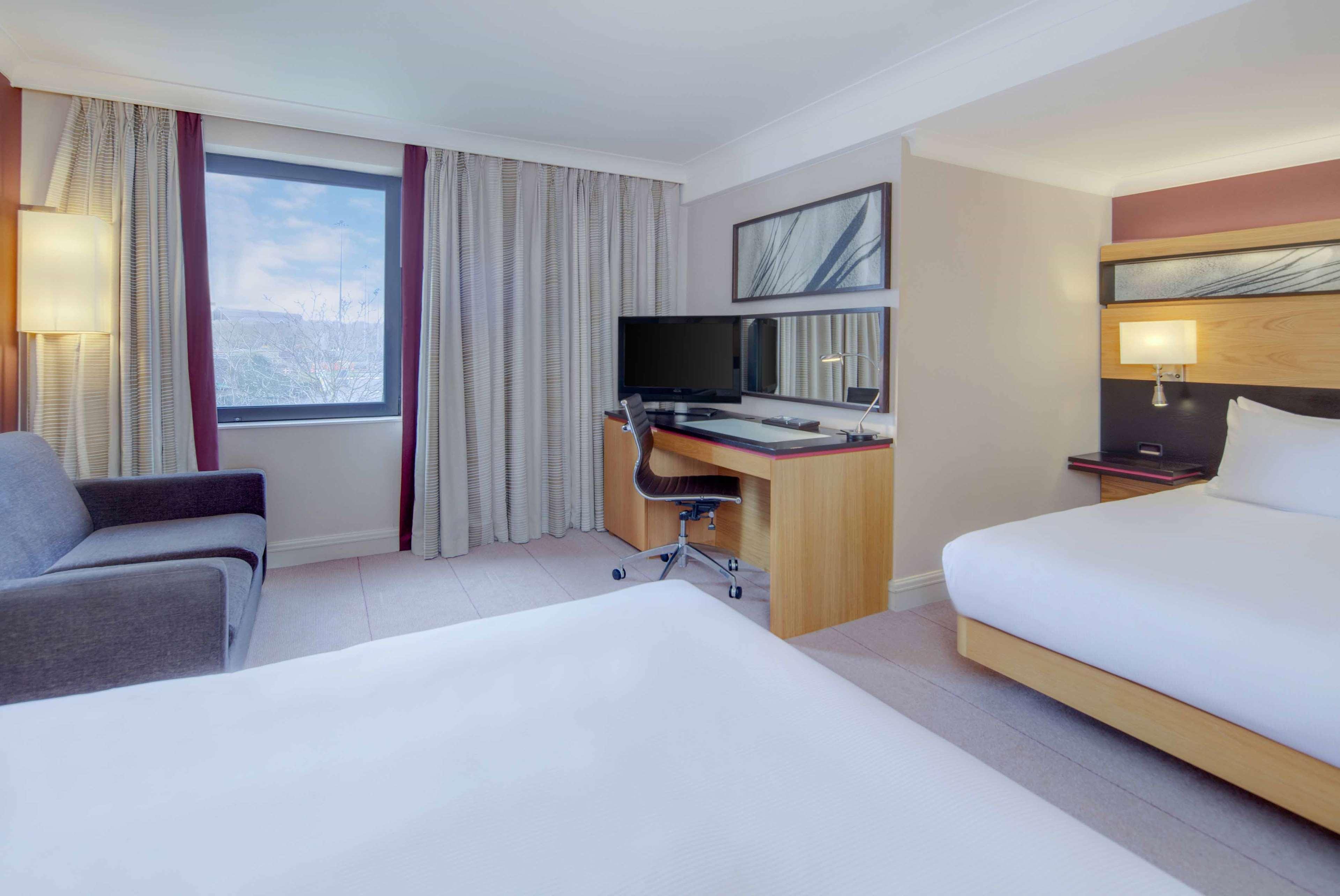 Hilton Manchester Airport Hotel 4*