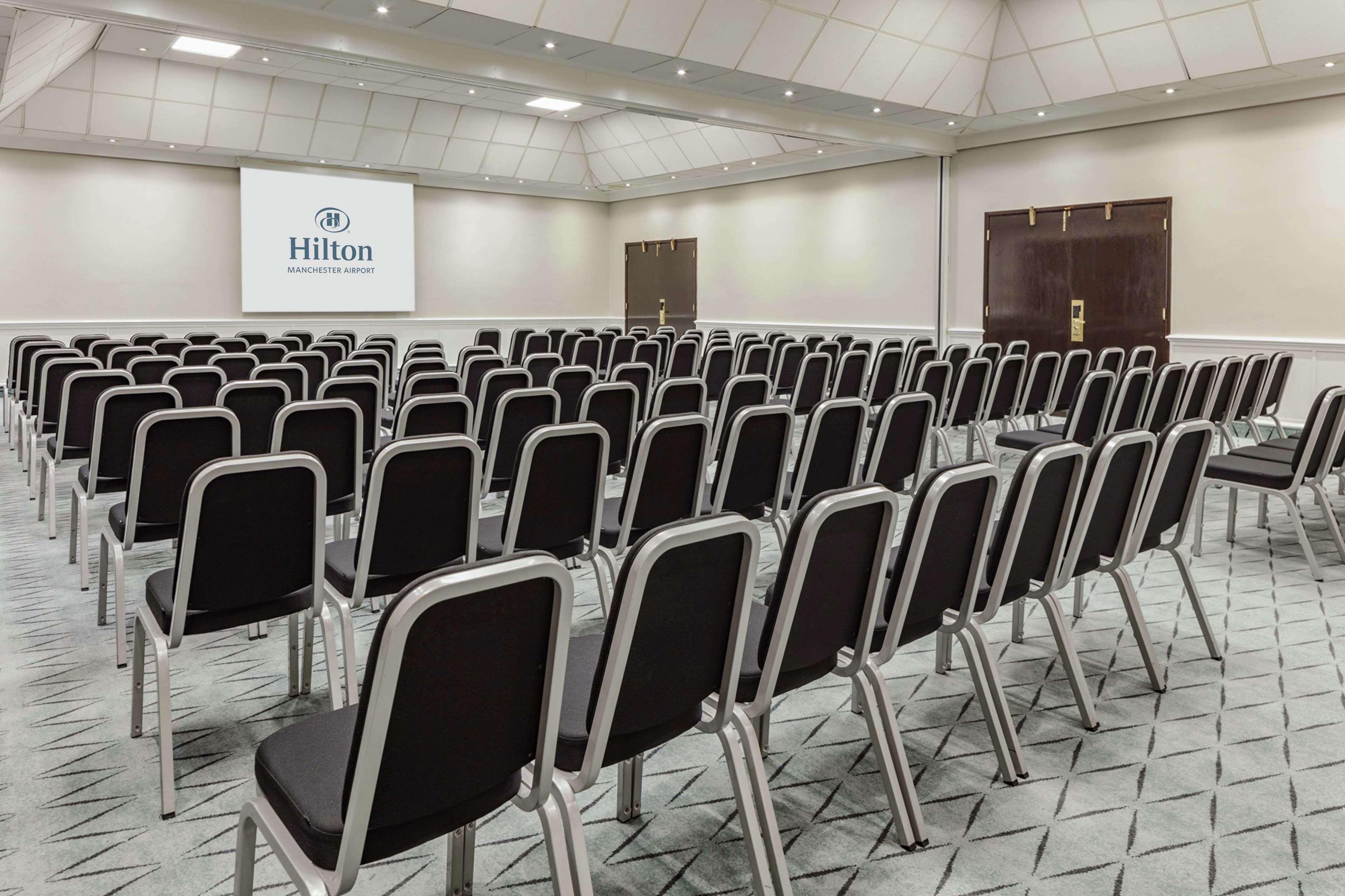 Doubletree By Hilton Manchester Airport 4*
