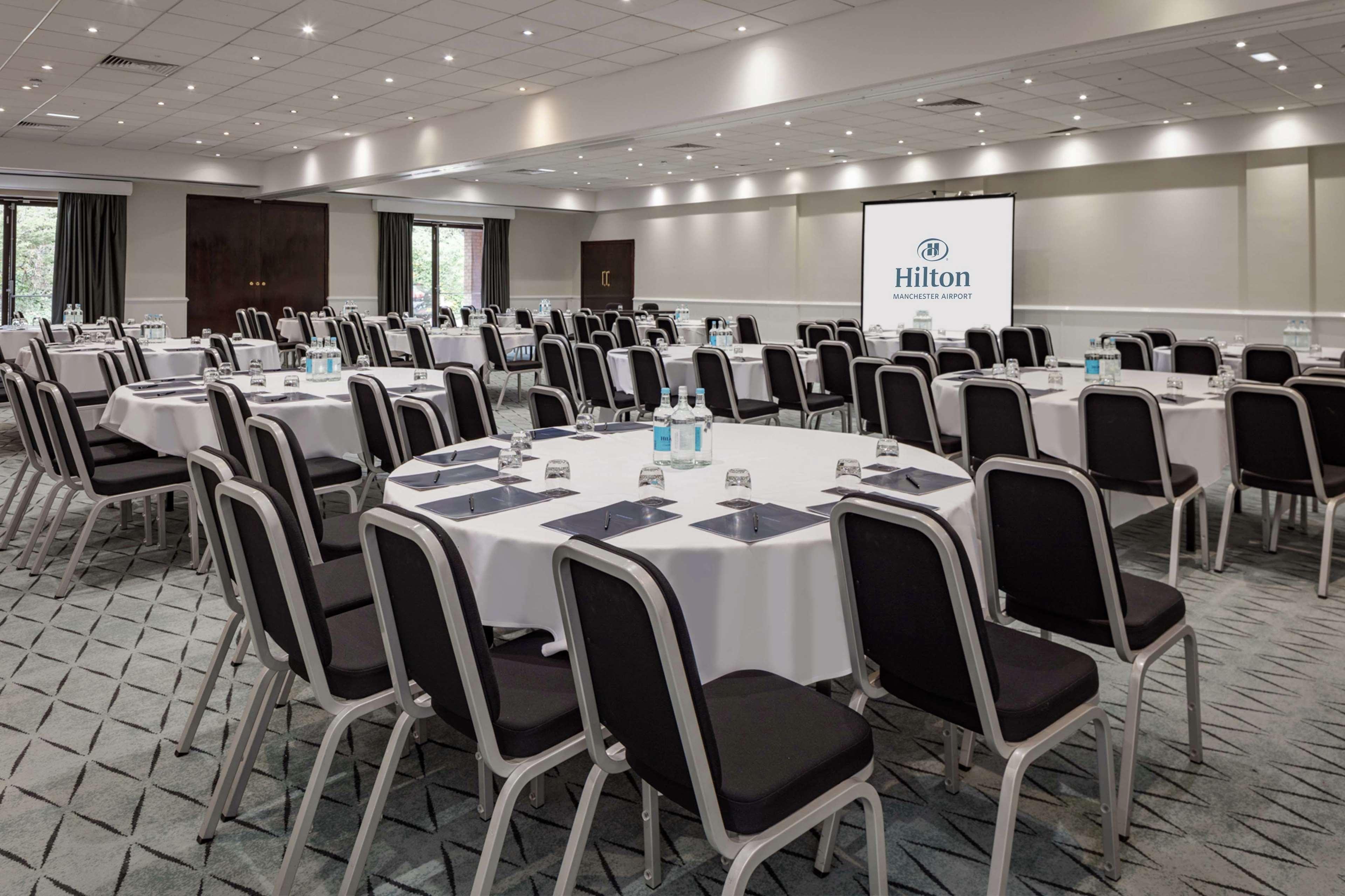 Doubletree By Hilton Manchester Airport Hotel 4*