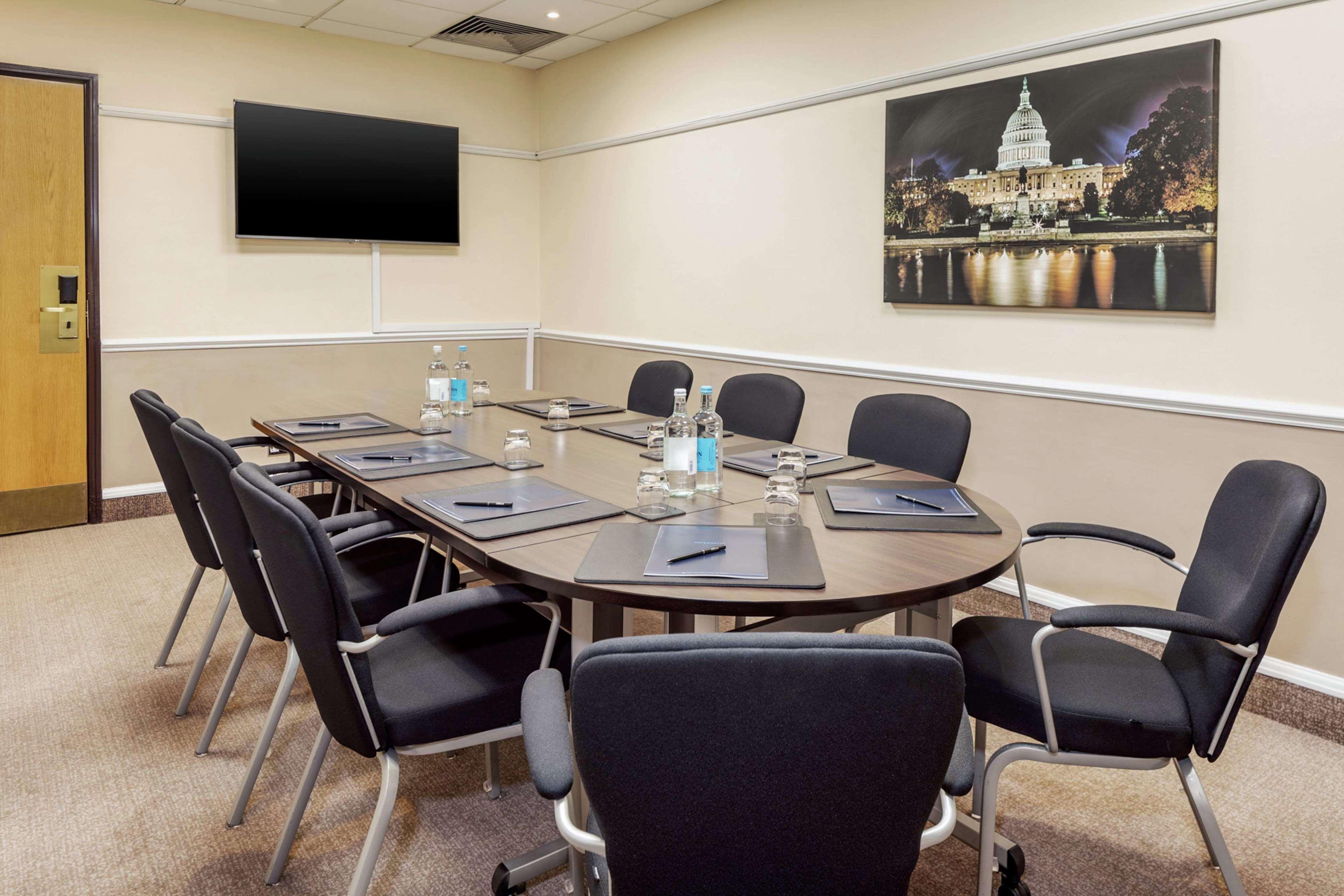 Отель Doubletree By Hilton Manchester Airport Хейл