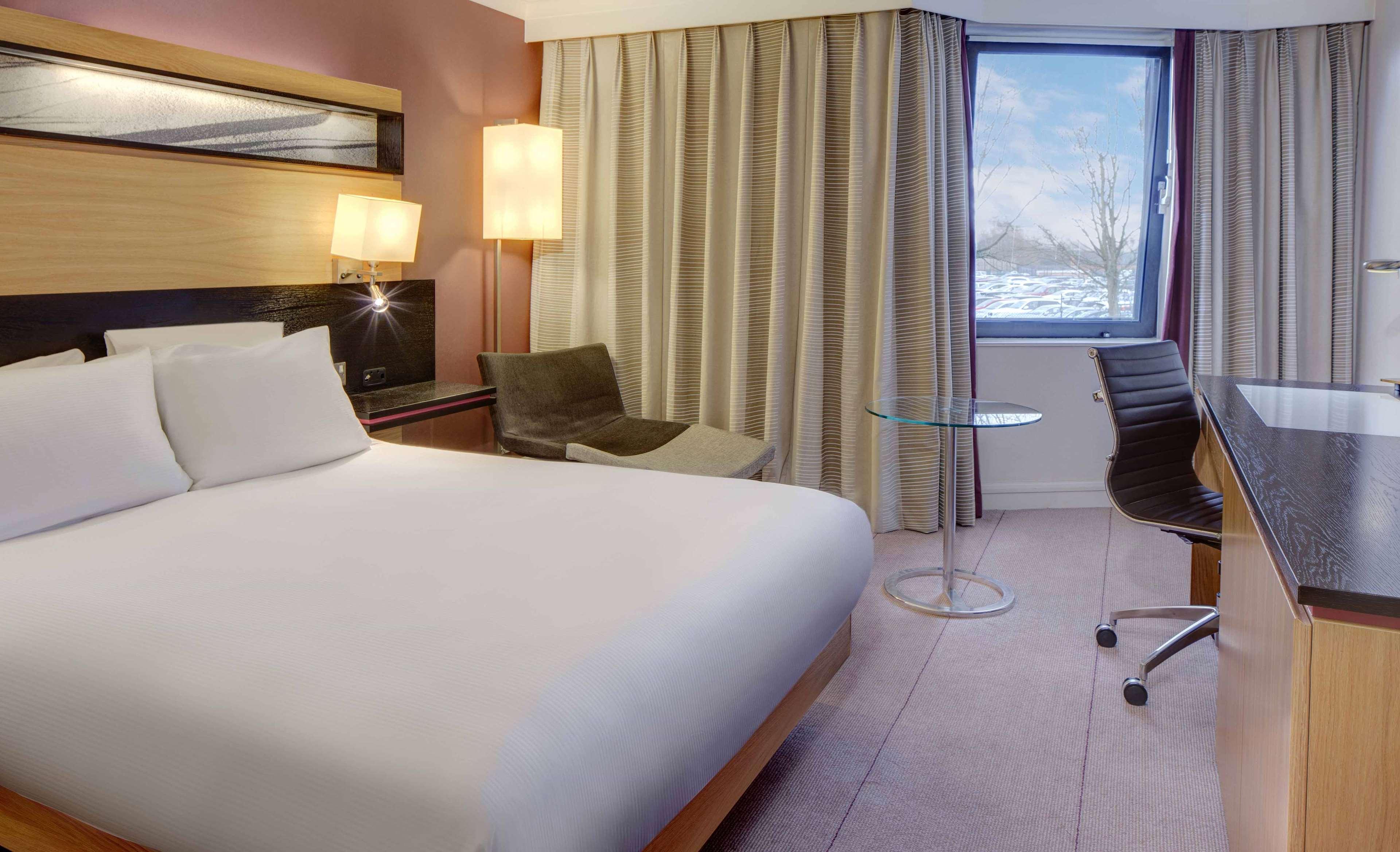 Doubletree By Hilton Manchester Airport 4*