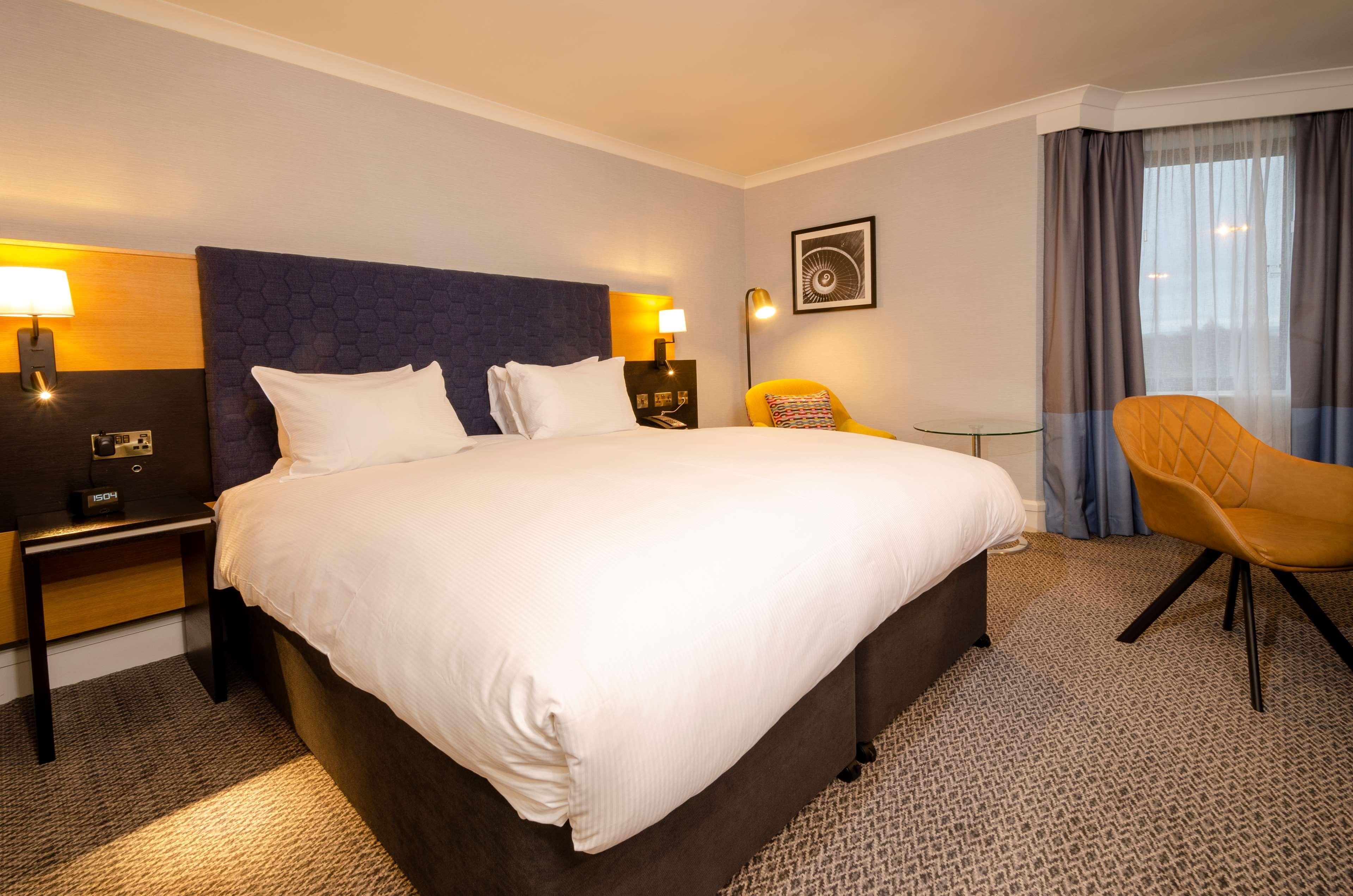 Doubletree By Hilton Manchester Airport Отель