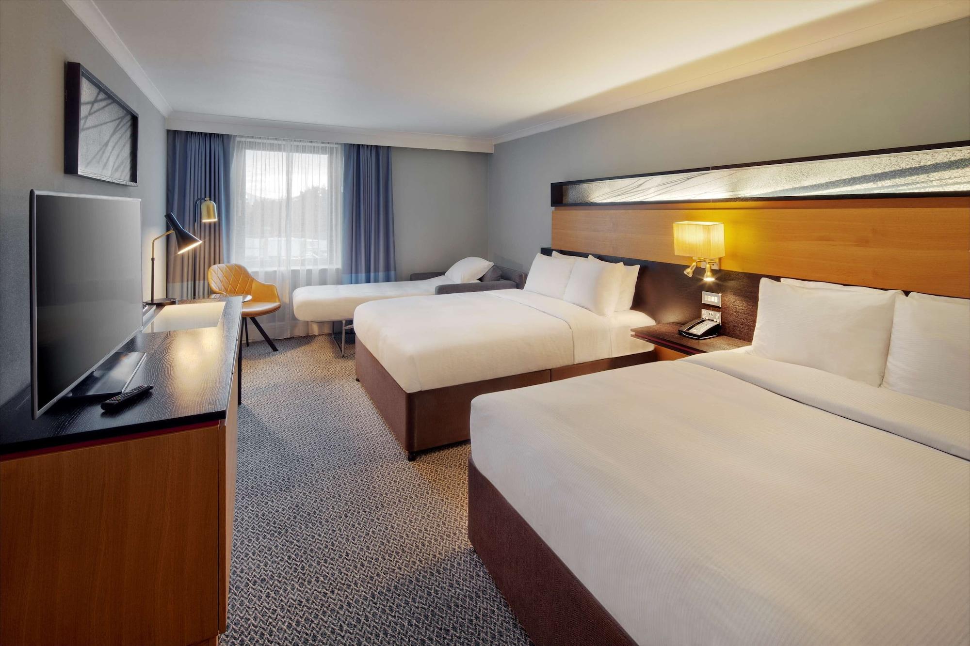 Отель Doubletree By Hilton Manchester Airport 4*
