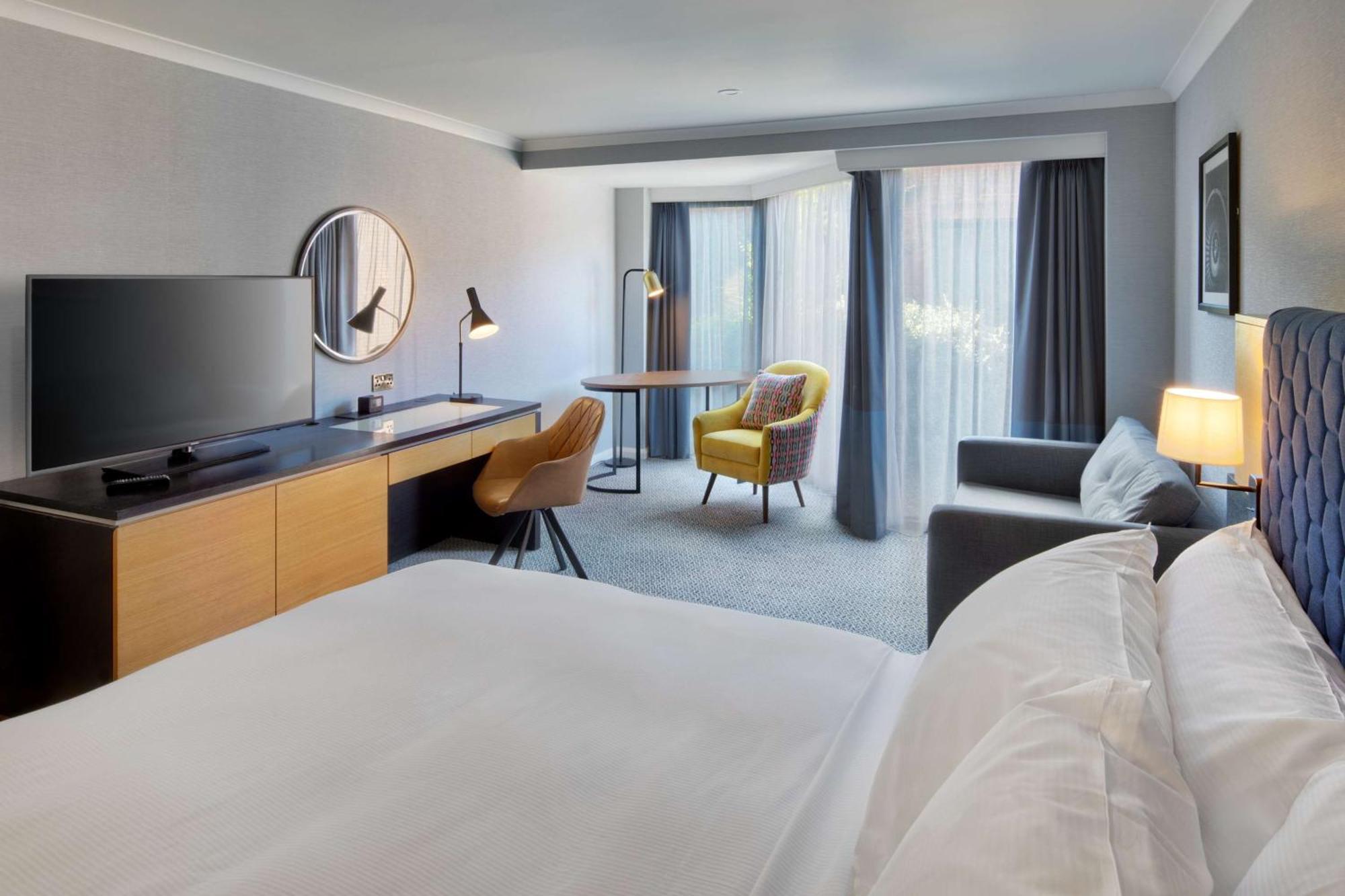 Doubletree By Hilton Manchester Airport 4*