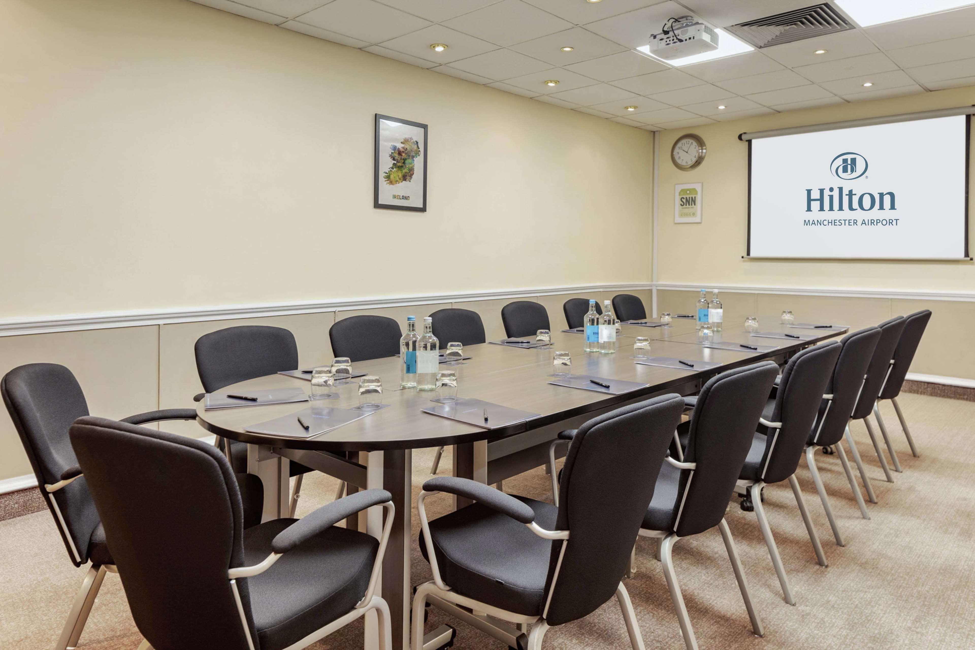 Doubletree By Hilton Manchester Airport Hotel 4*