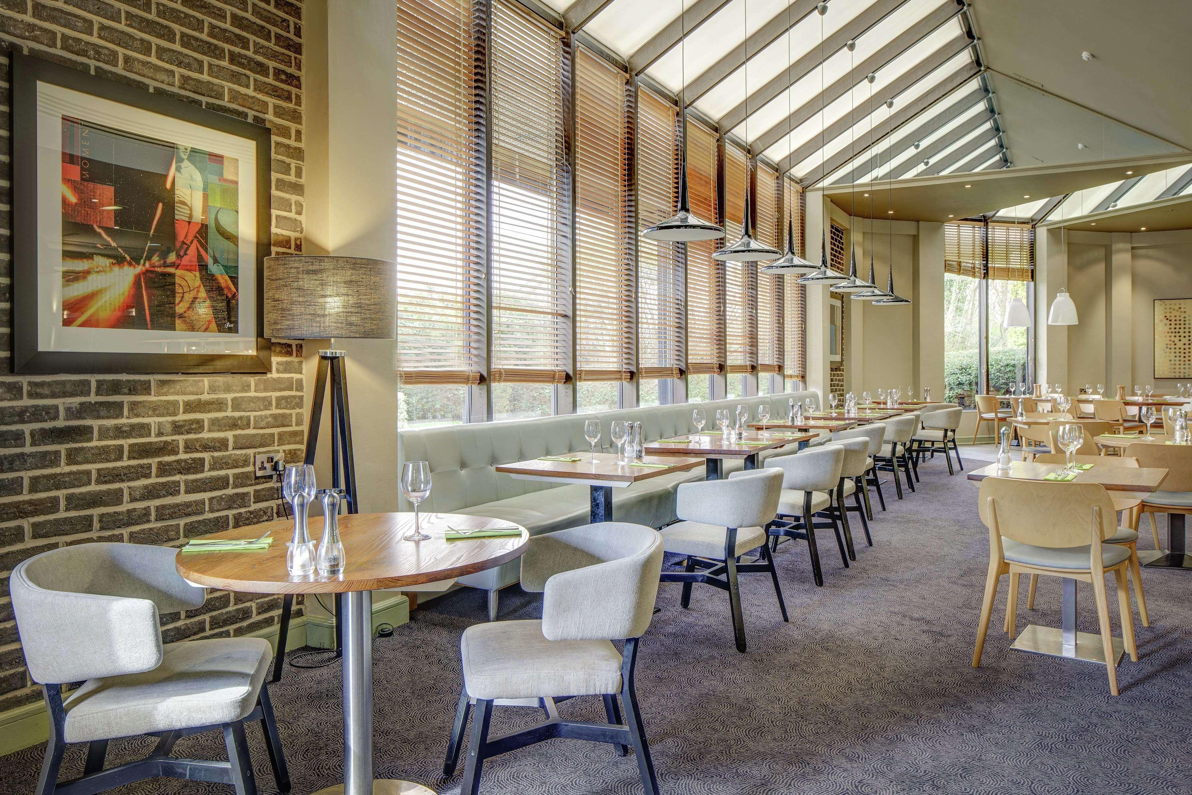 Doubletree By Hilton Manchester Airport Hotel 4*