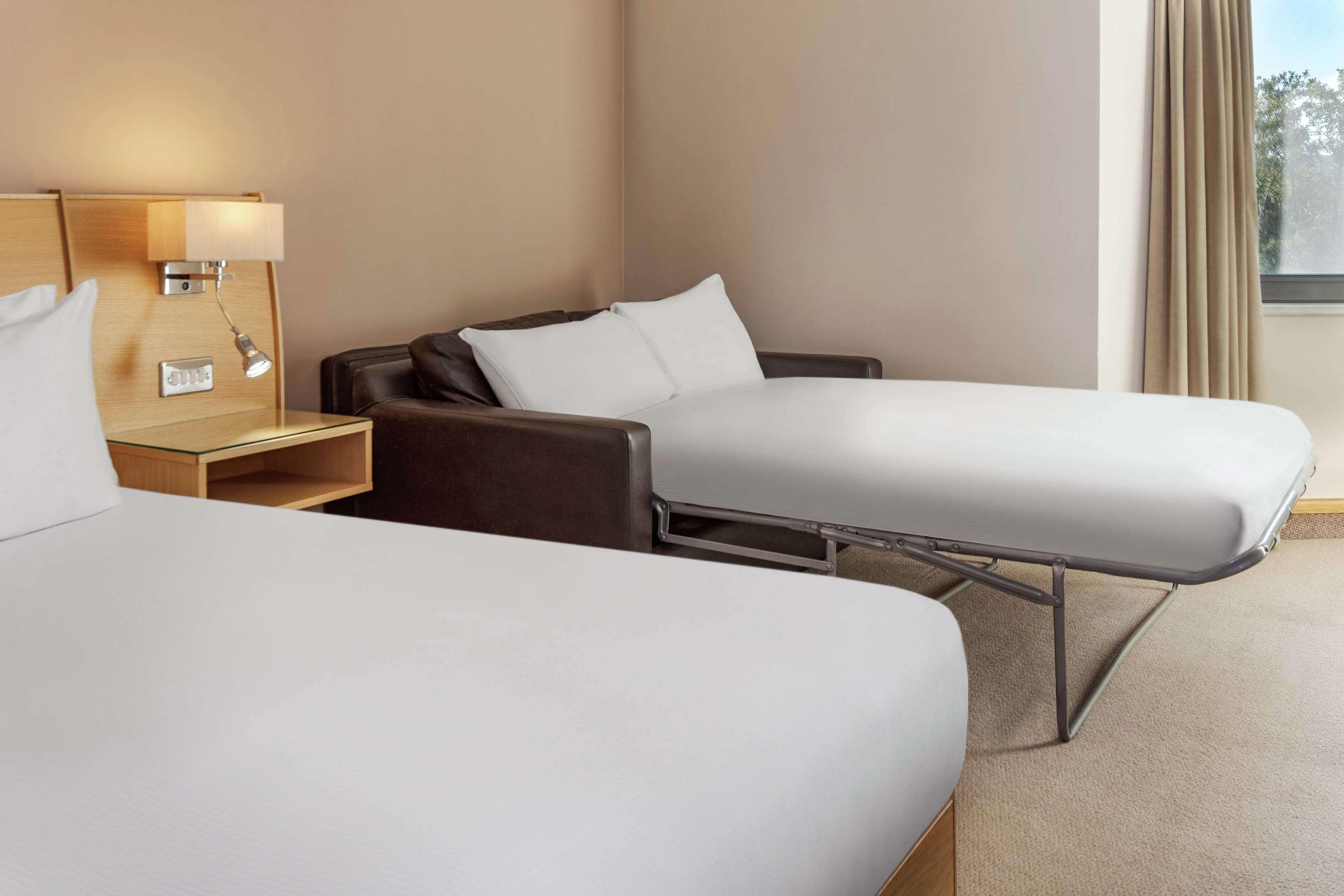 Doubletree By Hilton Manchester Airport