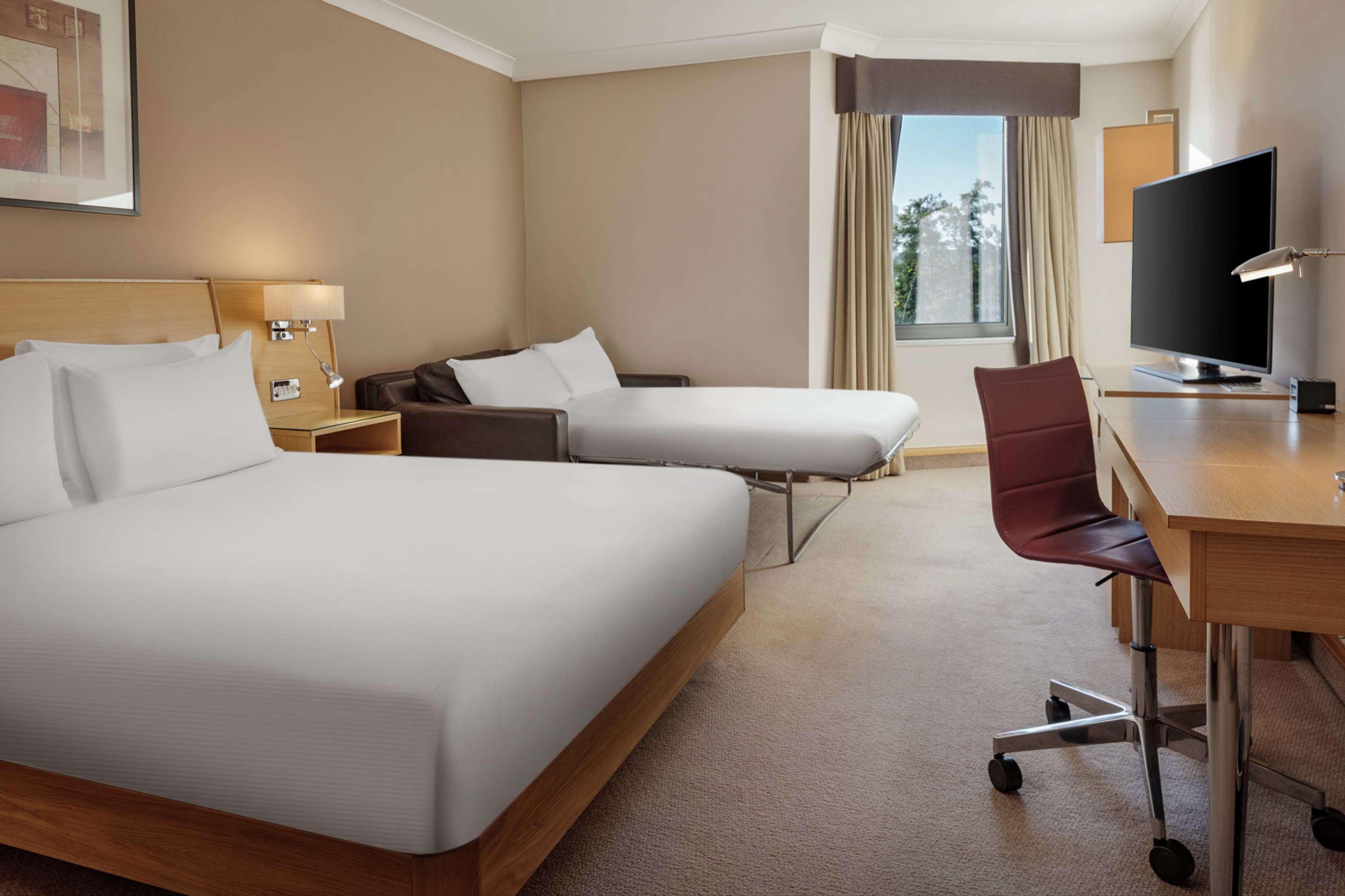 Hotel Doubletree By Hilton Manchester Airport 4*