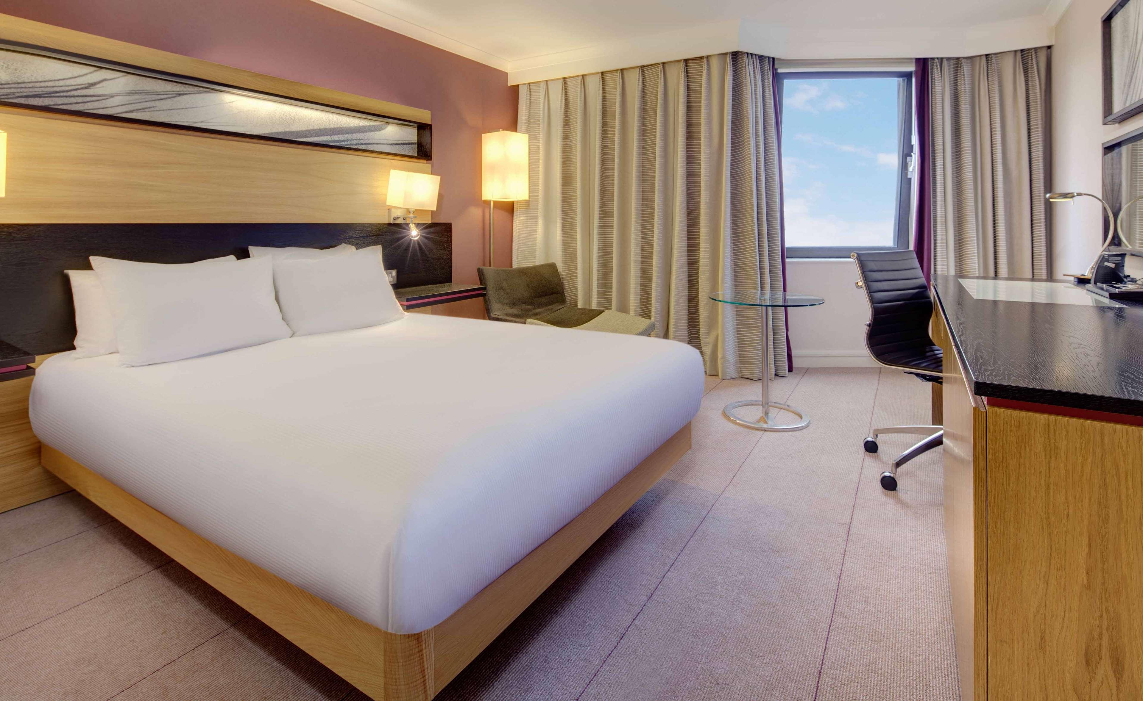 Doubletree By Hilton Manchester Airport