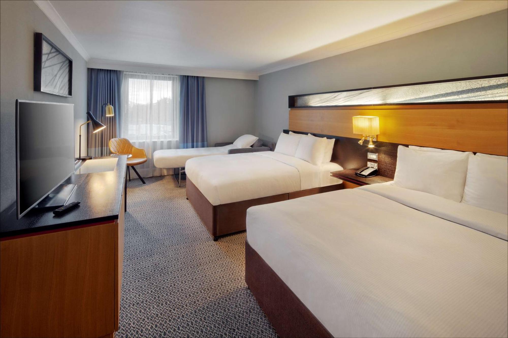 Doubletree By Hilton Manchester Airport 4*
