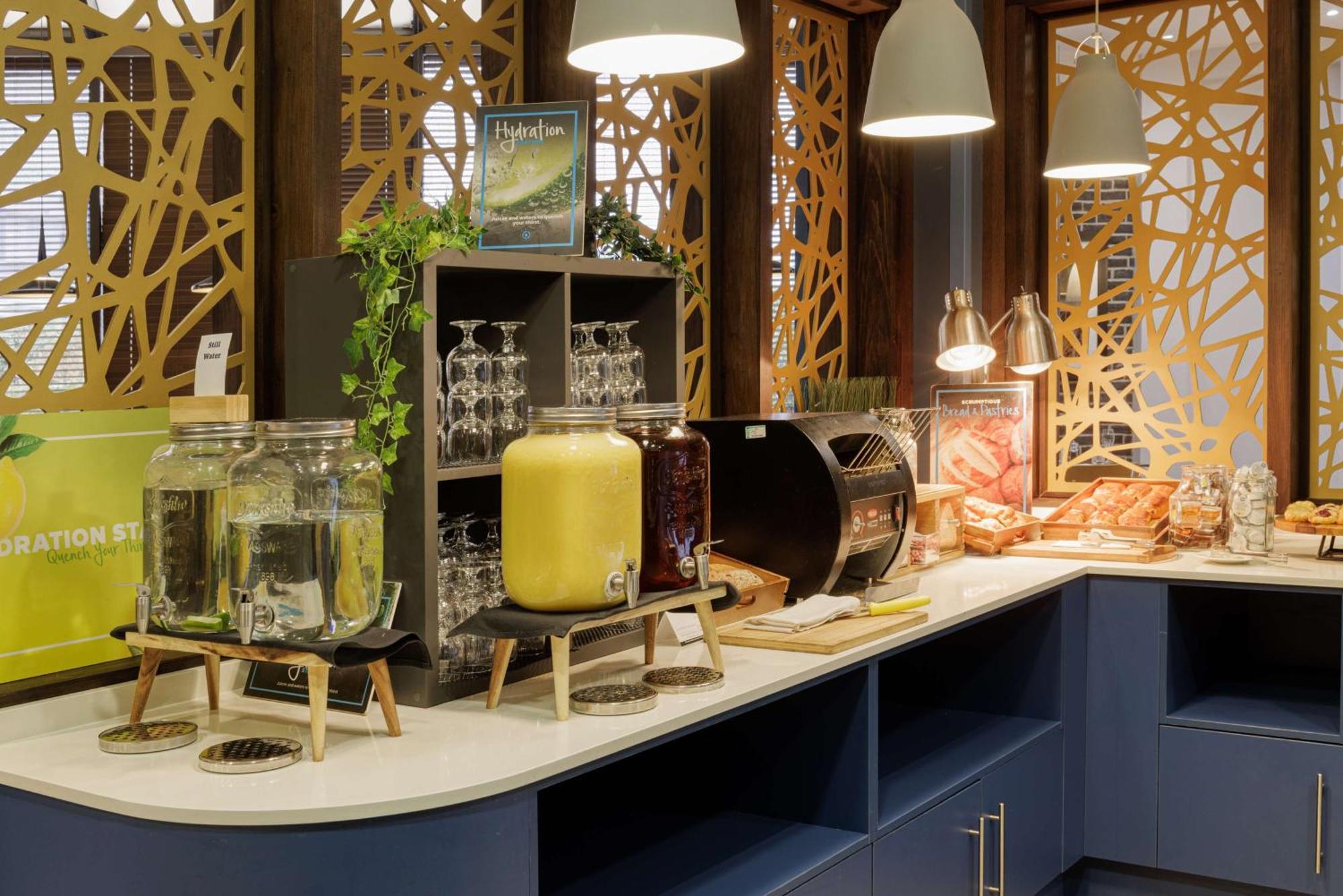 Doubletree By Hilton Manchester Airport Hotel 4*